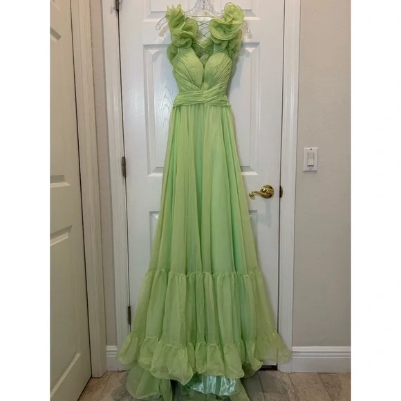 Mac Duggal 67911 Light Green Ruffle Tiered Cut-Out Chiffon Gown Size 6 NWT - Picture 6 of 15